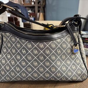 Dooney & Bourke